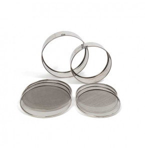 Stainless steel sieve with interchangeable bottoms