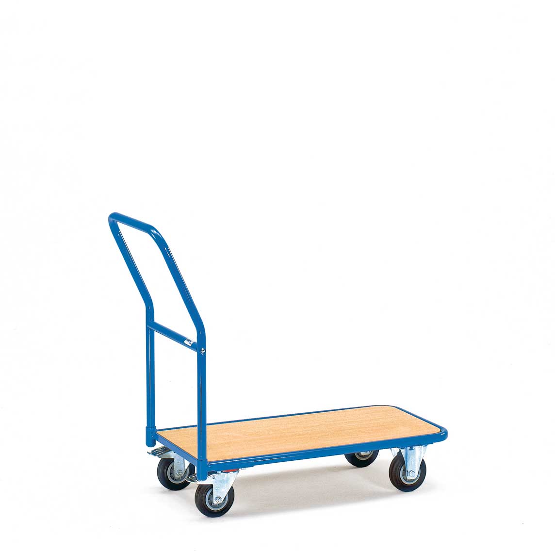 Chariot de manutention à plateaux