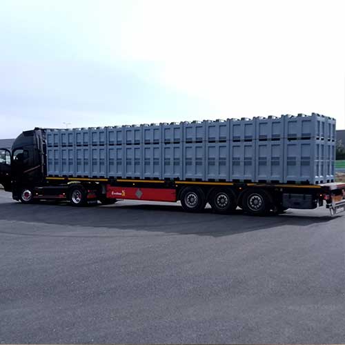 Delivery of full-wall pallet boxes Truck delivering full-wall palletboxes part no. 110FIBN3B