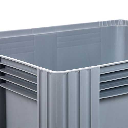 Interior of the solid-wall pallet box - reference 110FIBN3B